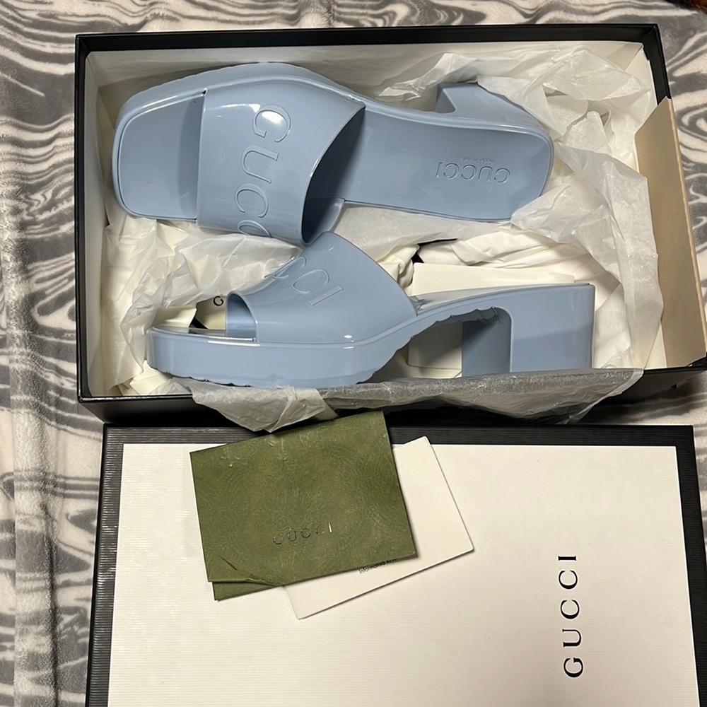 Never worn only tried on!